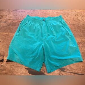 Kelly green lululemon men’s shorts size small